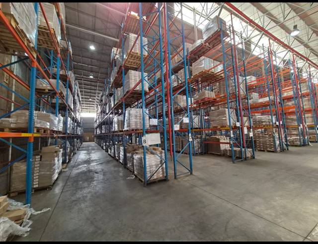 8,500M² WAREHOUSE FOR SALE IN LINBRO PARK